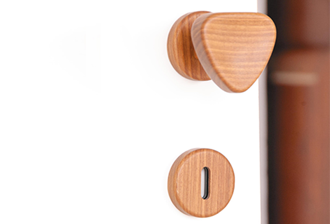 Our BIO coatings put the finishing touch to L.I.A. – the amazing wood handle 6